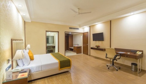 Club Room, 1 King Bed