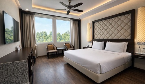 Deluxe Room, 1 King Bed