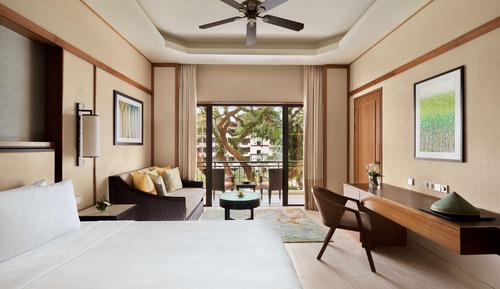Deluxe Room, 1 King Bed, Garden View