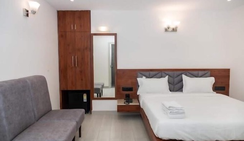 Superior Single Room, City View