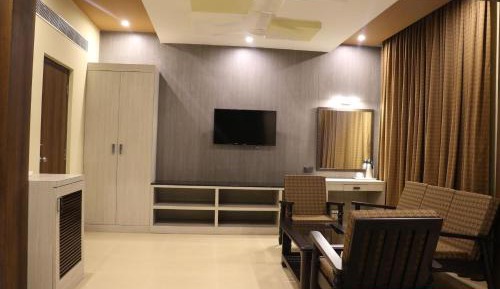 Deluxe King Suite