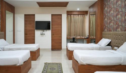 6-Bed Mixed Dormitory Room