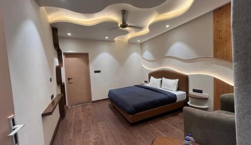 Lake View Balcony Room