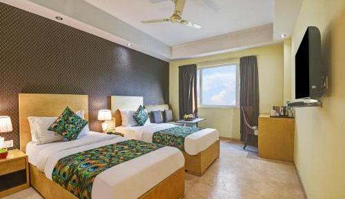 Deluxe Double Room (2 Adults + 1 Child)