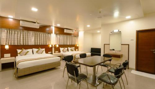 Deluxe Family Suite