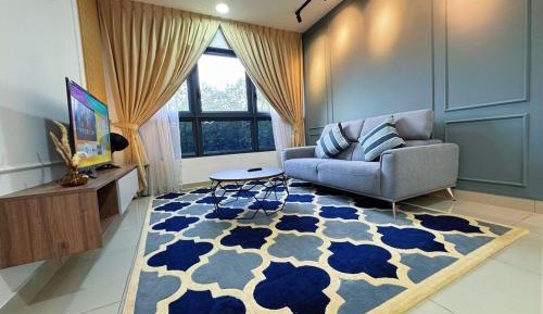 Four-Bedroom Luxury Apartment