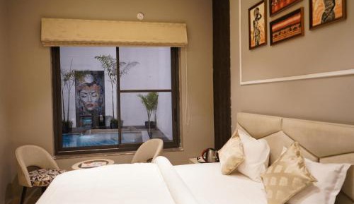 Superior King Room