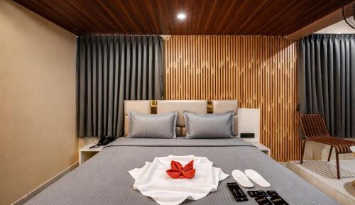 Deluxe Queen Room