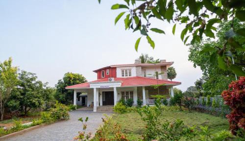 Villa with Garden View