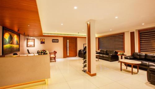 Deluxe Double Room (2 Adults + 1 Child)