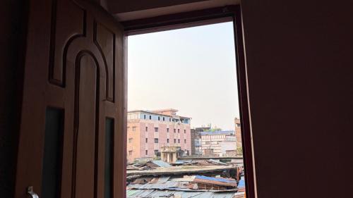 Deluxe Double Room (2 Adults + 1 Child)