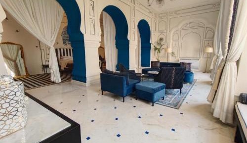 Luxury Suite