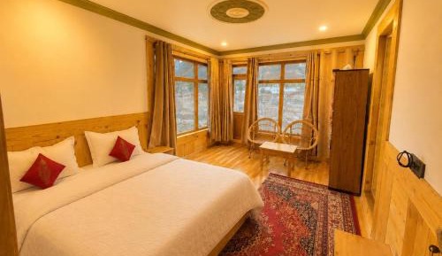 Double Room with Mountain View