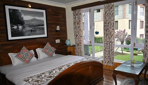 Superior King Suite