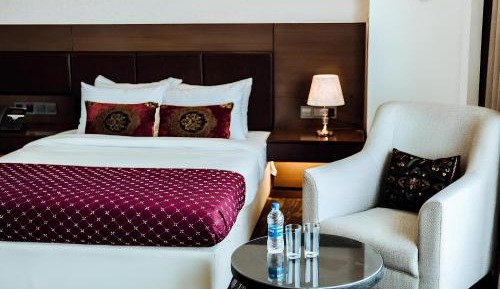 Suite with Lake View