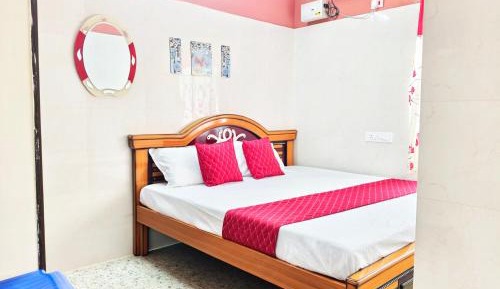 Deluxe Room (2 Adults + 1 Child)