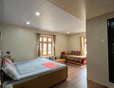 Double Room with Mountain View