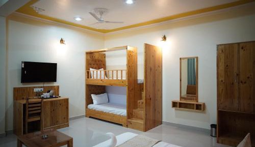 Deluxe Family Suite