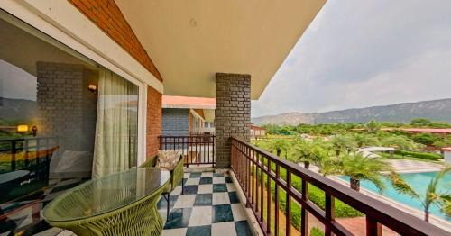 King Room with Mountain View