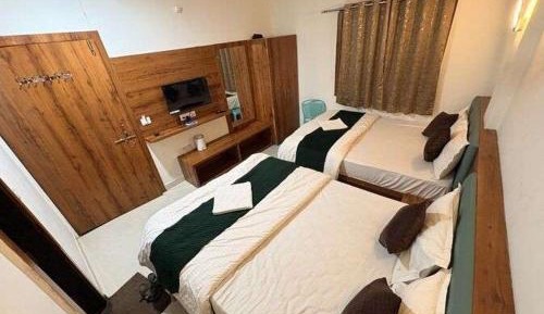 Deluxe Family Room