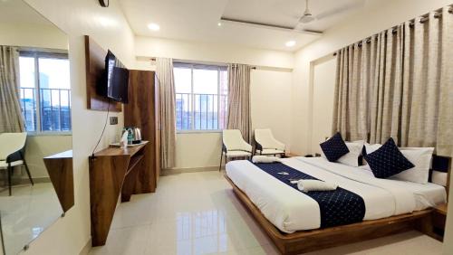 Deluxe King Room