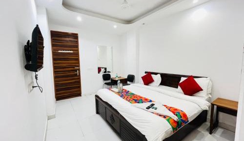 Deluxe Double Room (2 Adults + 1 Child)