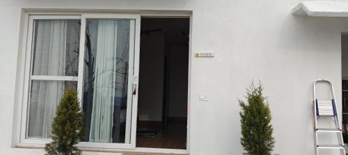 Deluxe Double Room (2 Adults + 1 Child)