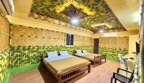 Deluxe Family Room