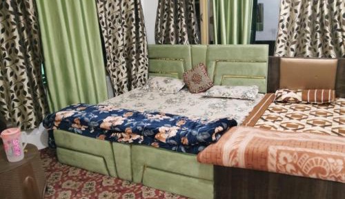 Economy Triple Room