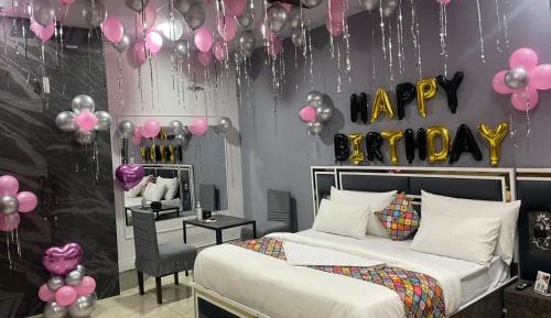 Deluxe King Suite