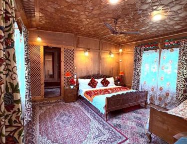 Triple Room with Lake View