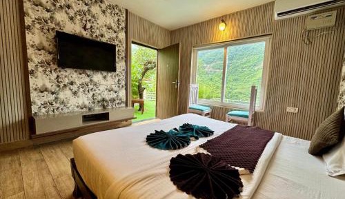 Suite with Private Pool