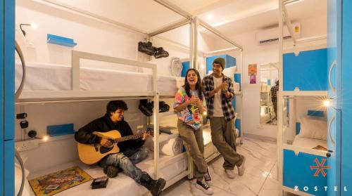 Deluxe 6 Bed Mixed Dorm