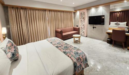 Signature Luxury Room