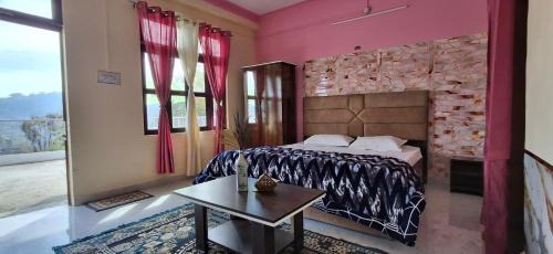 Deluxe Room (2 Adults + 1 Child)