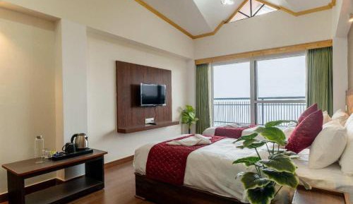 Suite with Mountain View