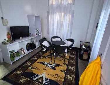 Deluxe One-Bedroom Apartment