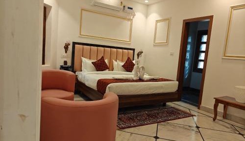 Double Room with Private Bathroom