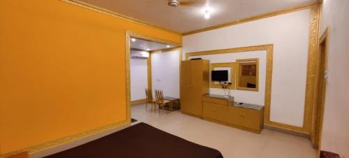 Deluxe King Suite