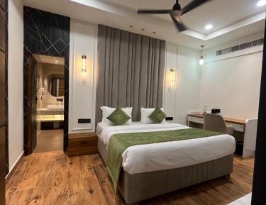 Superior King Room