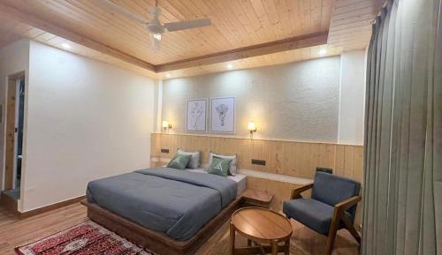 Deluxe Double Room with Balcony