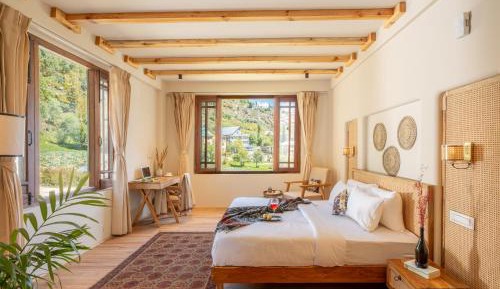 King Room with Mountain View