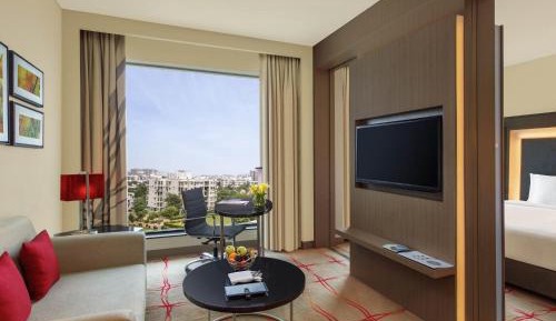 Large Junior Suite with Separate Sitting Area and Premier Lounge Access - 20% Discount on Food & Beverage, Laundry and SPA