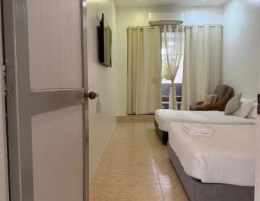 Quadruple Room with Private Bathroom