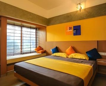 Deluxe Double Room (2 Adults + 1 Child)