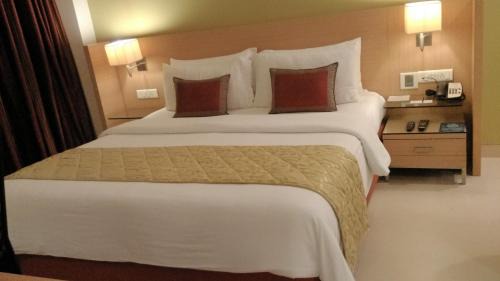 Day Use Room - Superior Room (Check in at 10 AM and Check out at 6 PM - Same Day)