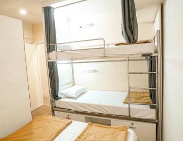 Quadruple Room with Private Bathroom