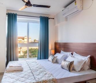One-Bedroom Apartment with City View