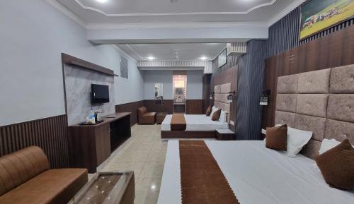 Deluxe Family Room