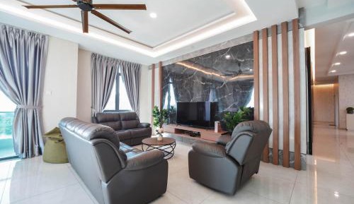 Four-Bedroom Penthouse Apartment
